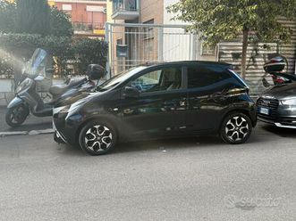 toyota aygo 5p 1.0 x-play m-mt