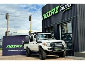 2022 toyota land cruiser 79 4.5 d 70th edition double-cab