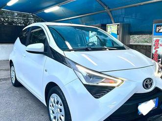 aygo automatica 10.000 km originali neopatentati!
