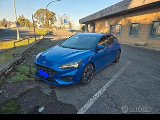 ford focus st line