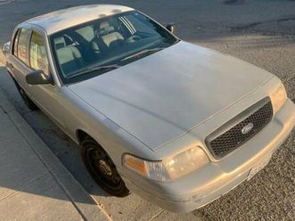 2009 ford crown victoria * police * great driver * value *