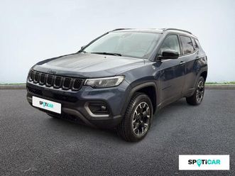 1.3 turbo t4 240ch phev 4xe trailhawk at6 eawd