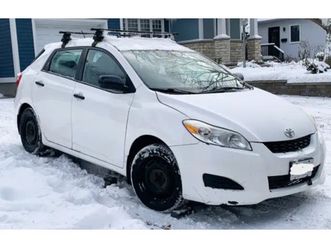 2010 toyota matrix (white) manual transmission