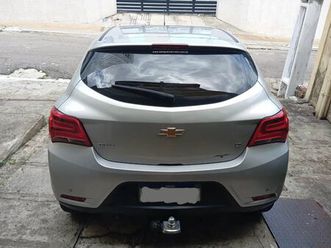 hatch lt 1.4 8v flex aut. 4p