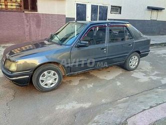 voiture à vendre, bienvenue aux intéressés