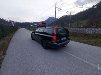volvo v70 d5 odličen motor 120kw priklop šibedah