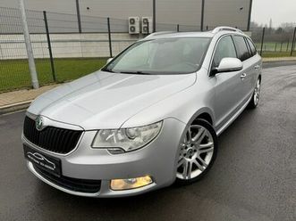 skoda superb combi elegance 4x4/pano/leder/dsg