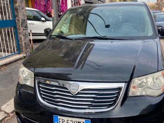 lancia voyaer automatica 7 posti