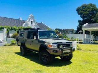 4.5d-4d v8 double cab lx