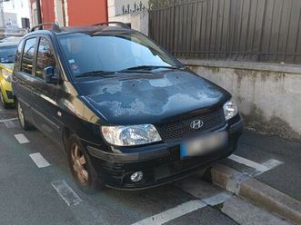 je vends ma voiture marque hyundai matrix moteur 1.5 crdi diesel année 2005 moteur à chaîne économique peu kilomètres 167240km le contrôle technique ok