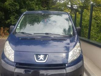 ? peugeot expert 9 places – diesel – climatisation – bleu 2l ?