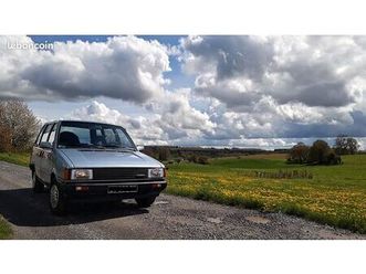 un orni à vendre : objet roulant non identifié : nissan prairie youngtimer intemporelle : à voir