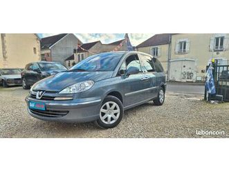 peugeot 807 premium 2.2 hdi 170ch. carnet d entretien complet a jour +carplay+ gps+ camera de recule+ attache remorque + 7 places+ reviser et garantie 12 mois n