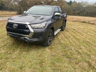 toyota hilux viii 2.4 d-4d x-tra cabine légende 4wd