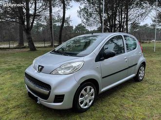 peugeot 107 1l 68 cv entièrement révisée. ct ok. véhicule garanti embrayage neuf. moteur à chaine
