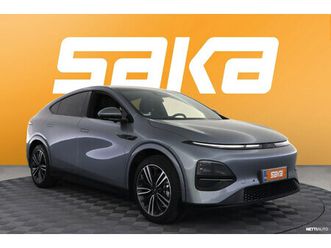 awd performance ** koukku / ilmastoidut nahkapenkit / 360° / lasikatto / acc / lämpöpumppu / keylessgo / blis **