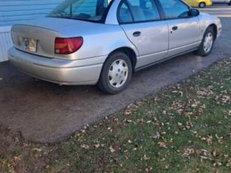 2002 sl1 saturn 135k 33mpg non smoker