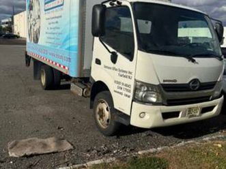 2015 hino 195 diesel box truck w liftgate