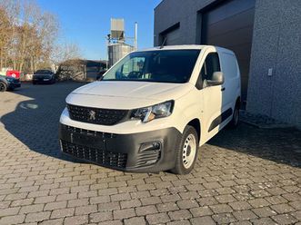 peugeot partner 1.2i l1/**marchand ou export**/gps/carplay/clim