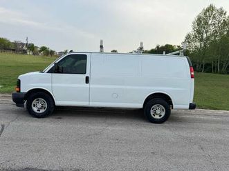2017 chevrolet g2500 van v8