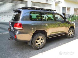toyota land cruiser 200 v8 diesel