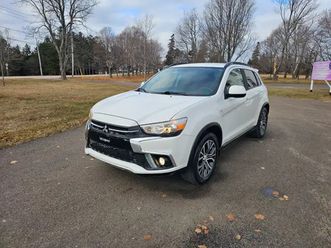 2018 mitsubishi rvr awd se limited spotless!!!