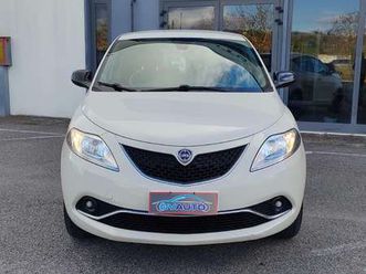 ypsilon 0.9 t.air gold ecochic metano 80cv