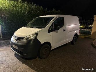 nissan nv 200