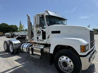 2019 mack pinnacle chu613 semi tractor day cab mp8 motor 505 hp used