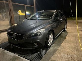 volvo v40 cross country 2.0d3 vers.momentum 2014