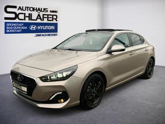 hyundai i30 fastback 1.4 t-gdi premium navi pan.dach