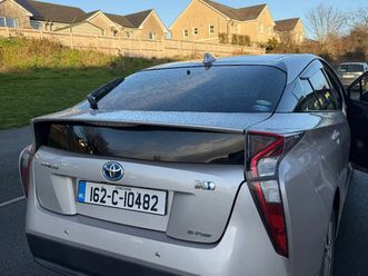 toyota prius 2016 e-four