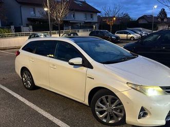 toyota auris touring sport
