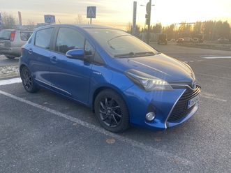 toyota yaris 1,5 hybrid style 5ov ** p.kamera / 1om suomi-auto / vakkari / puolinahat / bluetooth / 2x aluvanteet **