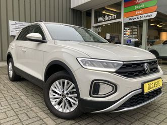 volkswagen t-roc life 110tsi -airco -virtual cockpit -app -zetelvwarm -camera
