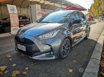toyota yaris 1.5 hybrid lounge unipro' in arrivo