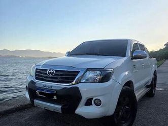 toyota hilux (aceito ofertas)