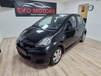 toyota aygo 1.0 5 porte automatica