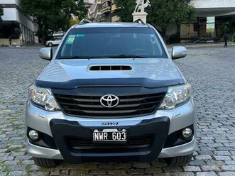 toyota hilux sw4 srv 3.0 7 asientos