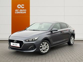 hyundai i30 fastback 1.4t-gdi 6mt family