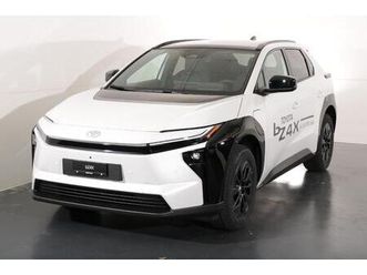 toyota bz4x premium awd: réserver un essai sur route !