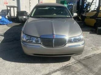 2001 lincoln town car 70k miles