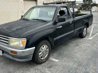 1996 toyota t100 pick up. 201k orig. néw smog a/c, néw reg. exc cond