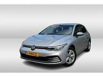 volkswagen golf 1.0 tsi 110pk life / navigatie / lm 16 inch / parkeersensoren / led / adapt cruise control / app connect