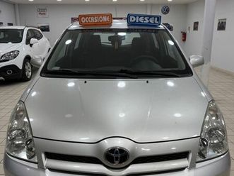toyota corolla verso 2.2 136cv