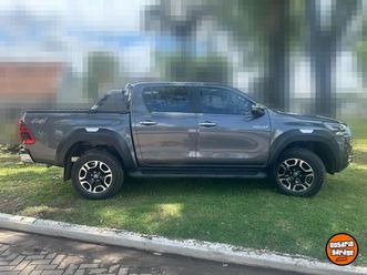 toyota hilux 2.8 cd srx 204 cv at.