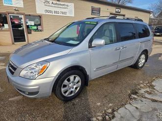 2007 hyundai entourage, power doors, new brakes, ultra clean!!