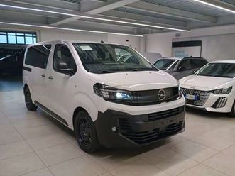 life 2.0 bluehdi 180cv eat8 9 posti m km zero