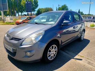 hyundai i20 1.4crdi 75cv année 2012 143000kms à saisir