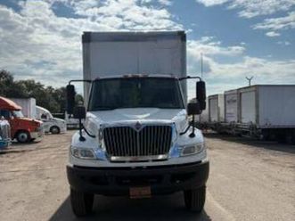 28 ft box truck 2019 international cummins engine